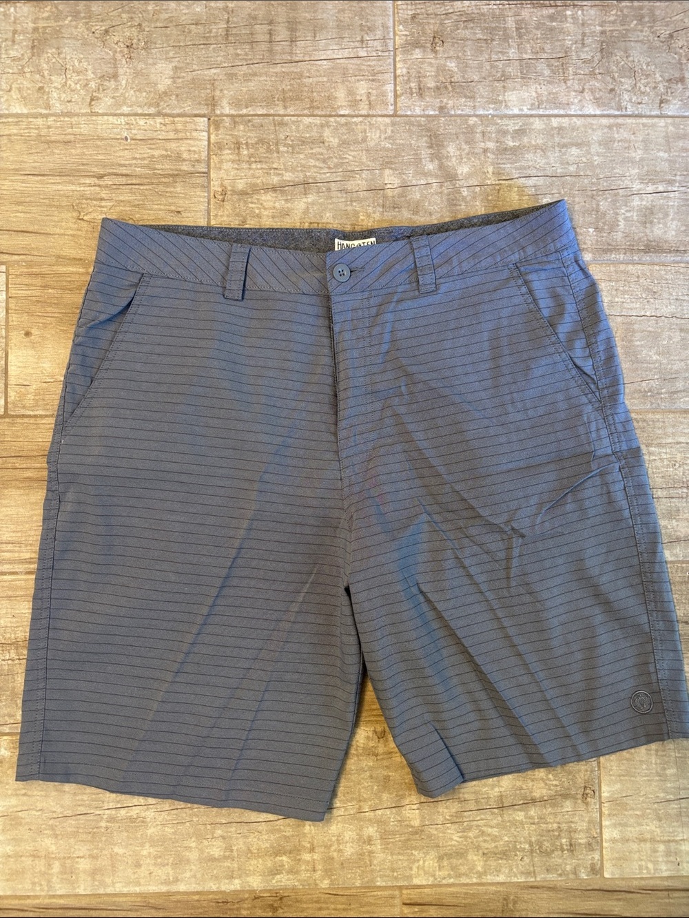 Hang Ten Men's Gray Pinstripe Flat Front Shorts